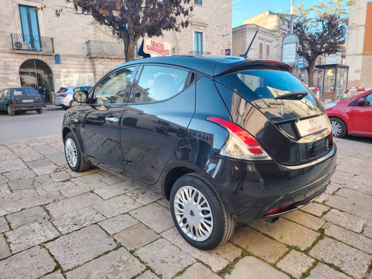 Lancia Ypsilon 1.2 69 CV 5 porte Gold