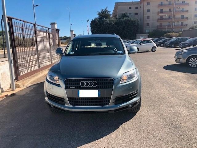 Audi Q7 3.0 V6 TDI 233CV quattro tiptronic 7 POSTI