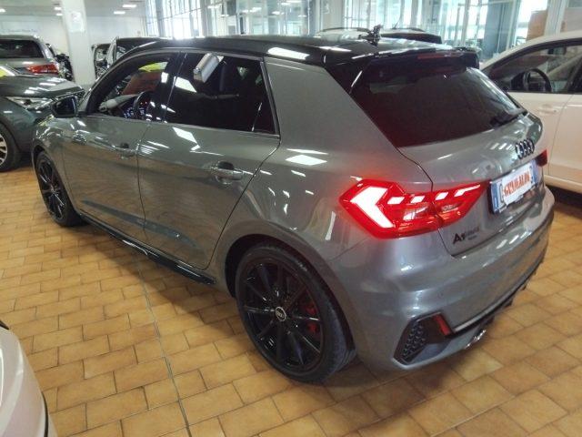 AUDI A1 SPORTBACK 40 TFSI S tr. Identity Black S line 18"