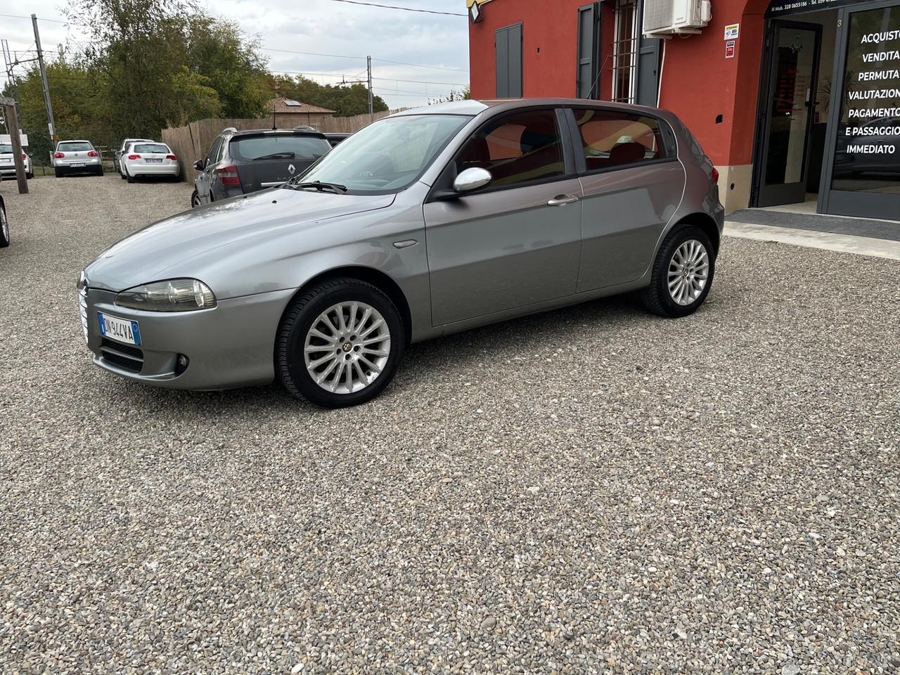 Alfa Romeo 147 1.9 JTD (120) 5 porte Distinctive