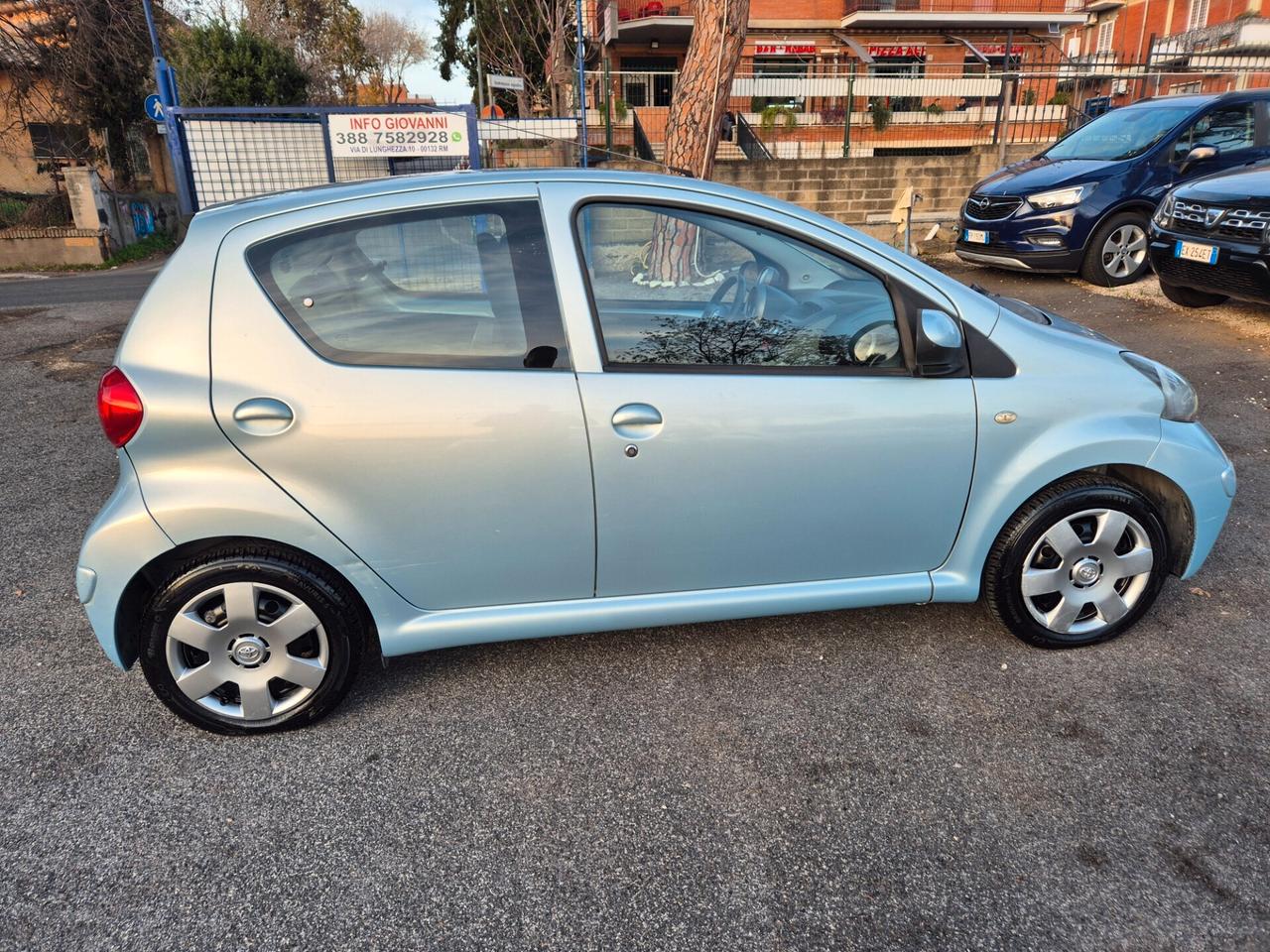 Toyota Aygo 1.0 12V VVT-i 5 porte Blue