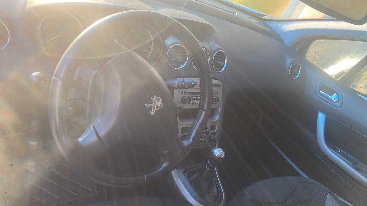 PEUGEOT 308 1,6 DIESEL 2012