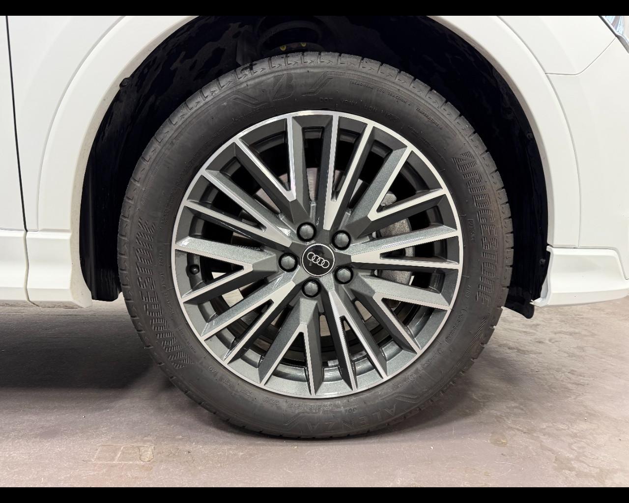 AUDI Q3 45 TFSIe S-TRONIC S LINE EDITION