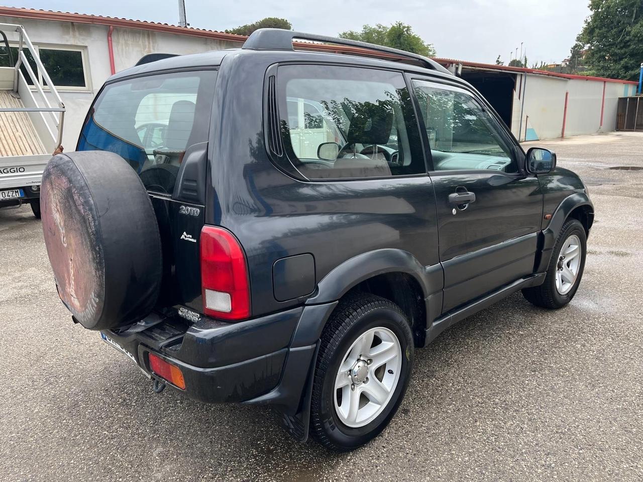 Suzuki grand vitara 3 P-2.0 td-4x4-2003
