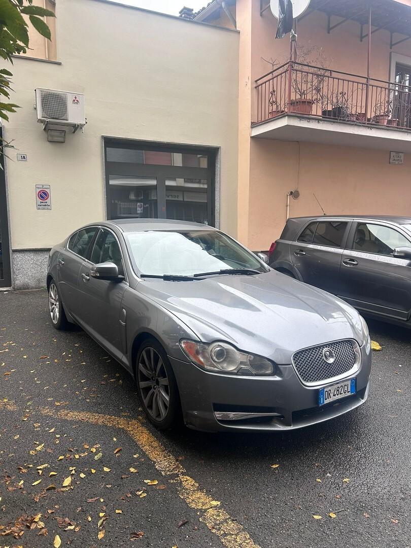 Jaguar XF Luxury impeccabile