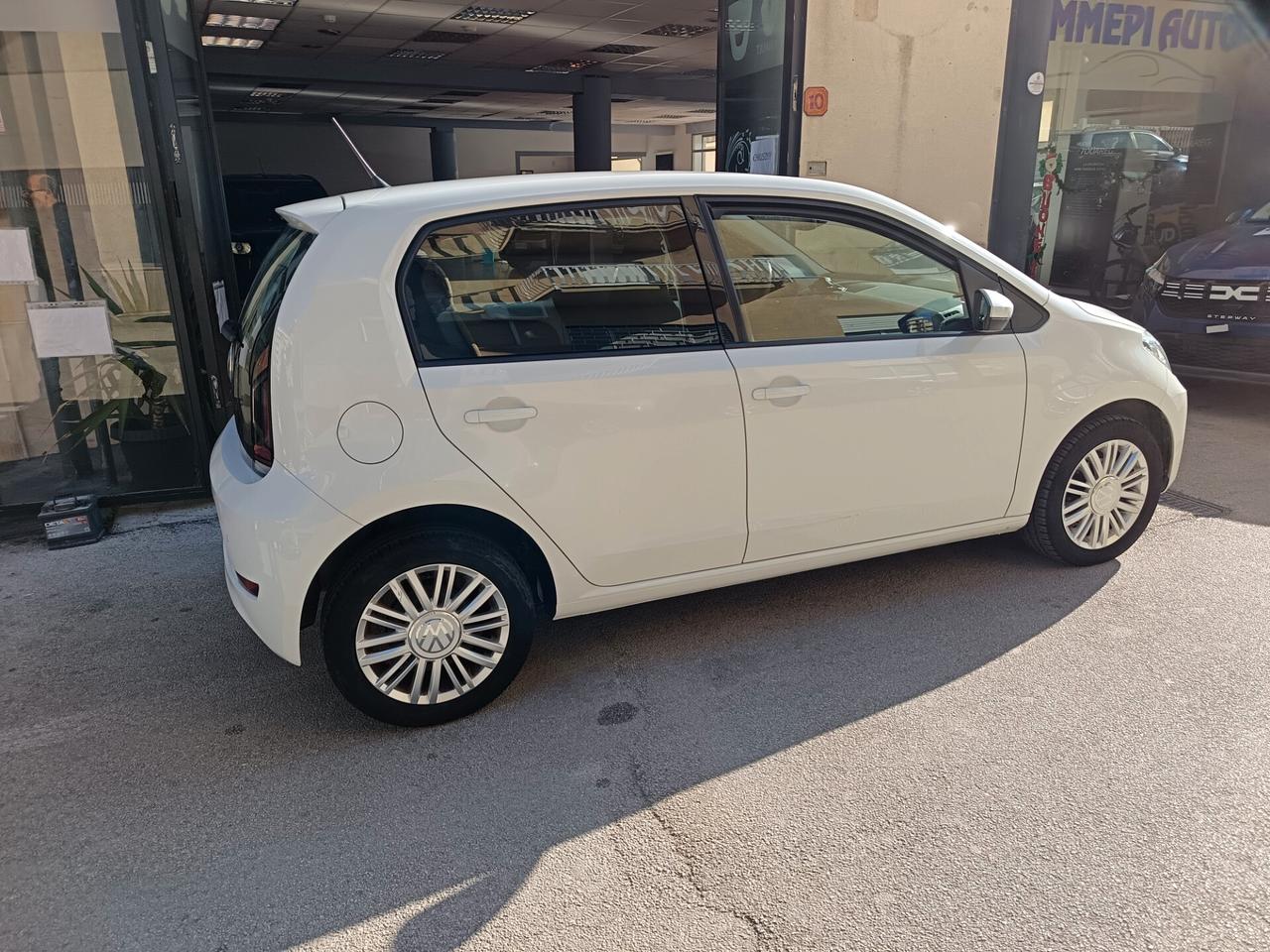 Volkswagen UP! 1.0 5p. move km 42000- ok neopatentati