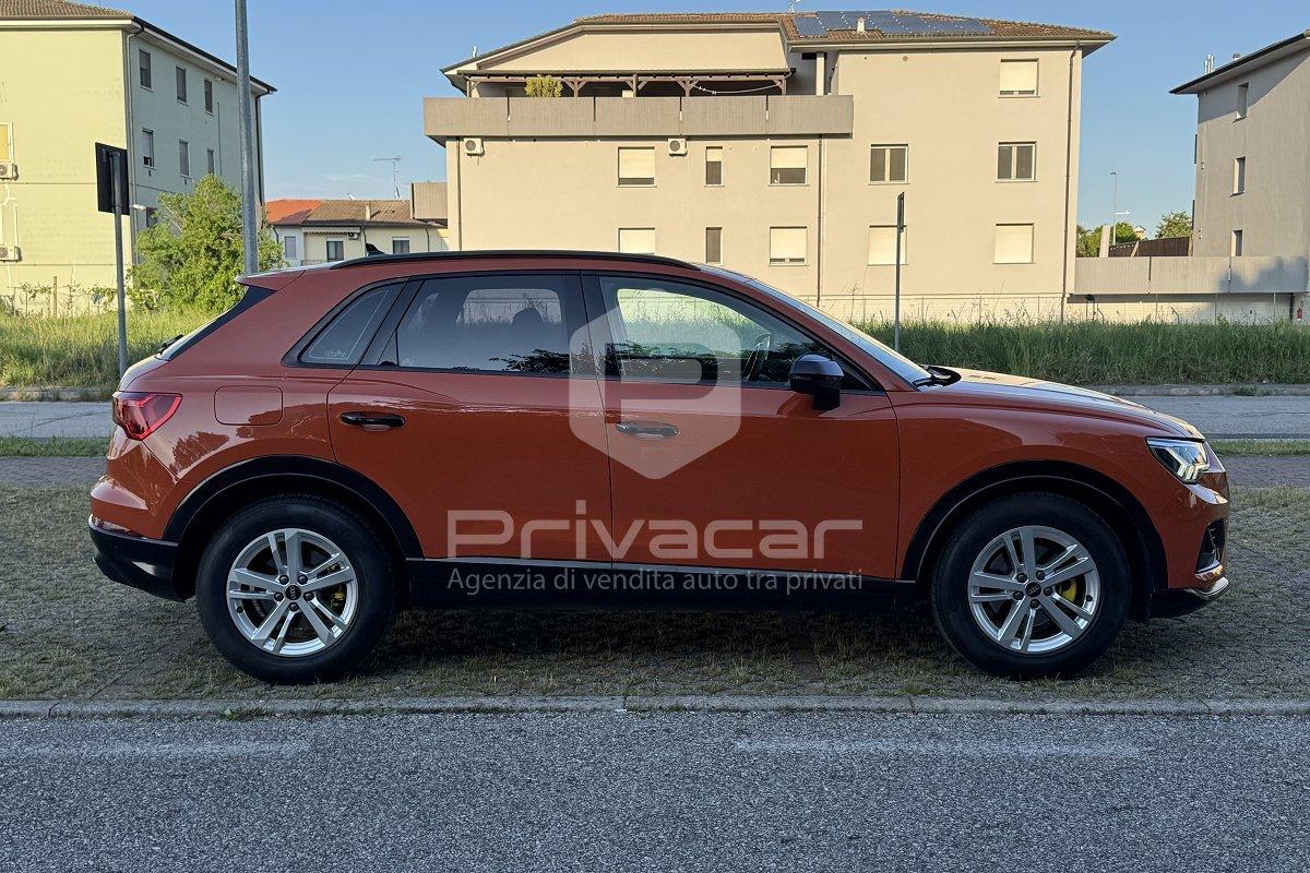 AUDI Q3 35 TDI S tronic Business Advanced