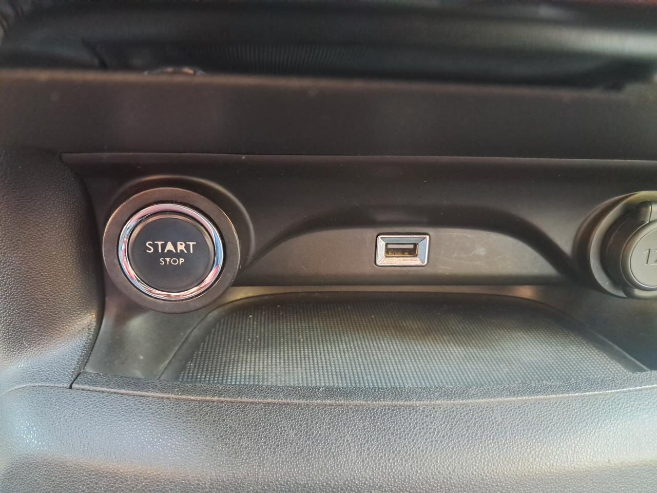 Citroen C4 Cactus BlueHDi 102 cv Shine
