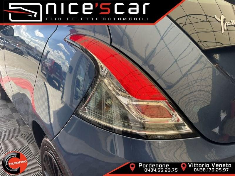 Lancia Ypsilon Ypsilon 1.0 FireFly 5 porte S&S Hybrid Ecochic Silver