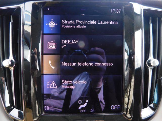 VOLVO XC60 B4 (d) AWD Geartronic Momentum Carplay Navi