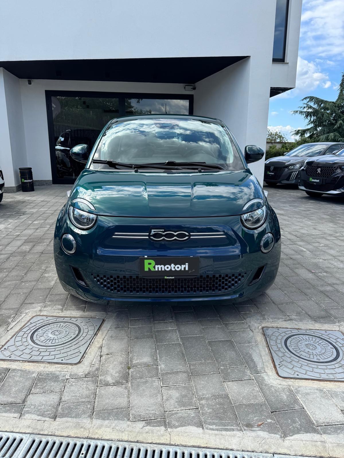 Fiat 500 500e Berlina 42 kWh La Prima