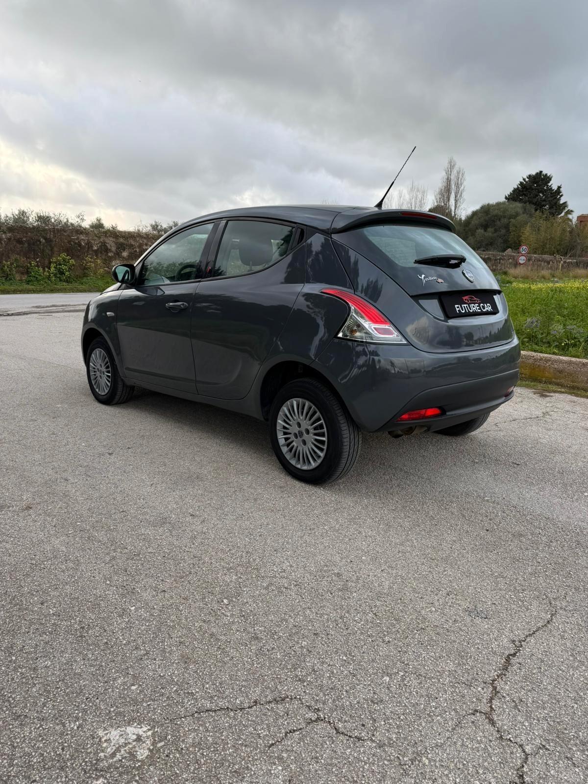 Lancia Ypsilon 0.9 TwinAir 85 CV 5 porte S&S Gold