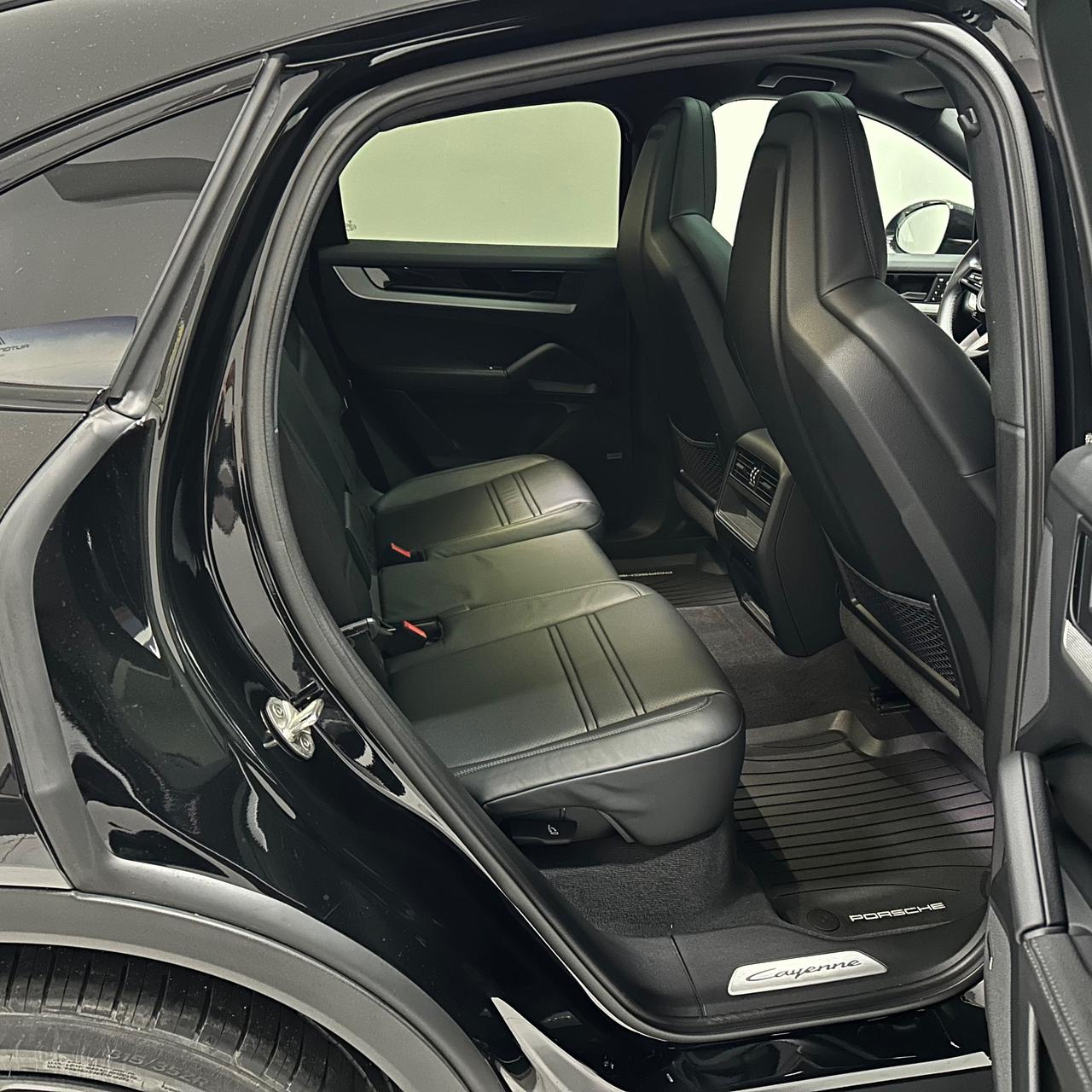 Porsche Cayenne Coupé 3.0 Hybrid plug-in Black Edition 470cv