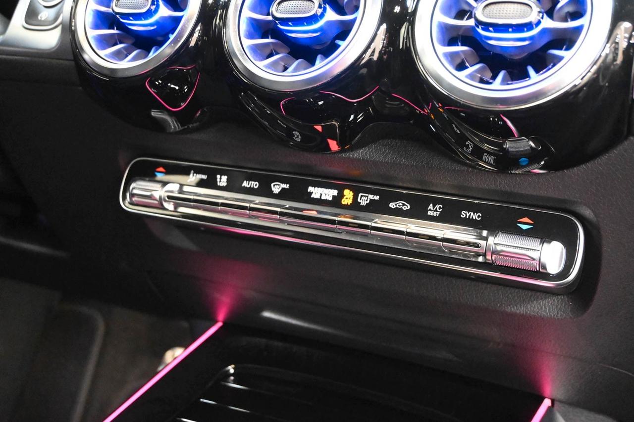 MERCEDES GLB (X247) GLB 200 d Automati...