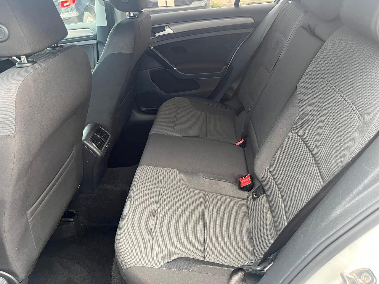 Volkswagen Golf 1.6 TDI DSG 5p.