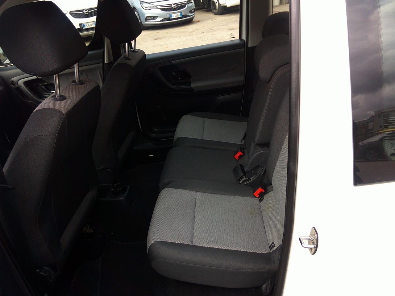 Skoda Roomster 1.6 TDI CR 90CV Scout 13