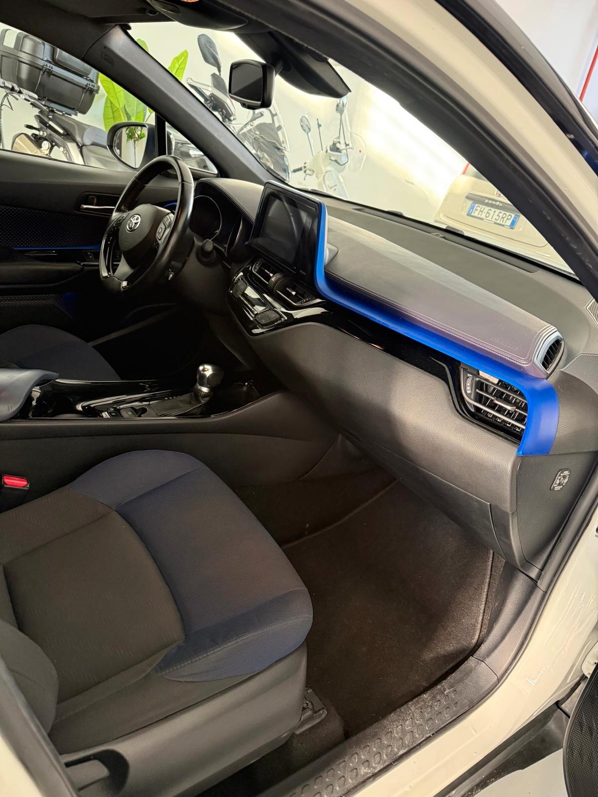 Toyota C-HR 1.8 Hybrid E-CVT Trend