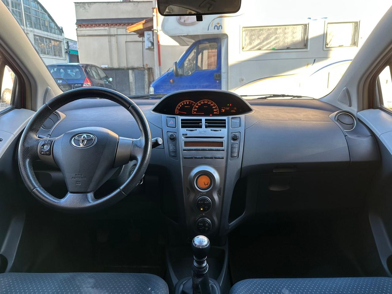 Toyota Yaris 1.3 5 porte Sol