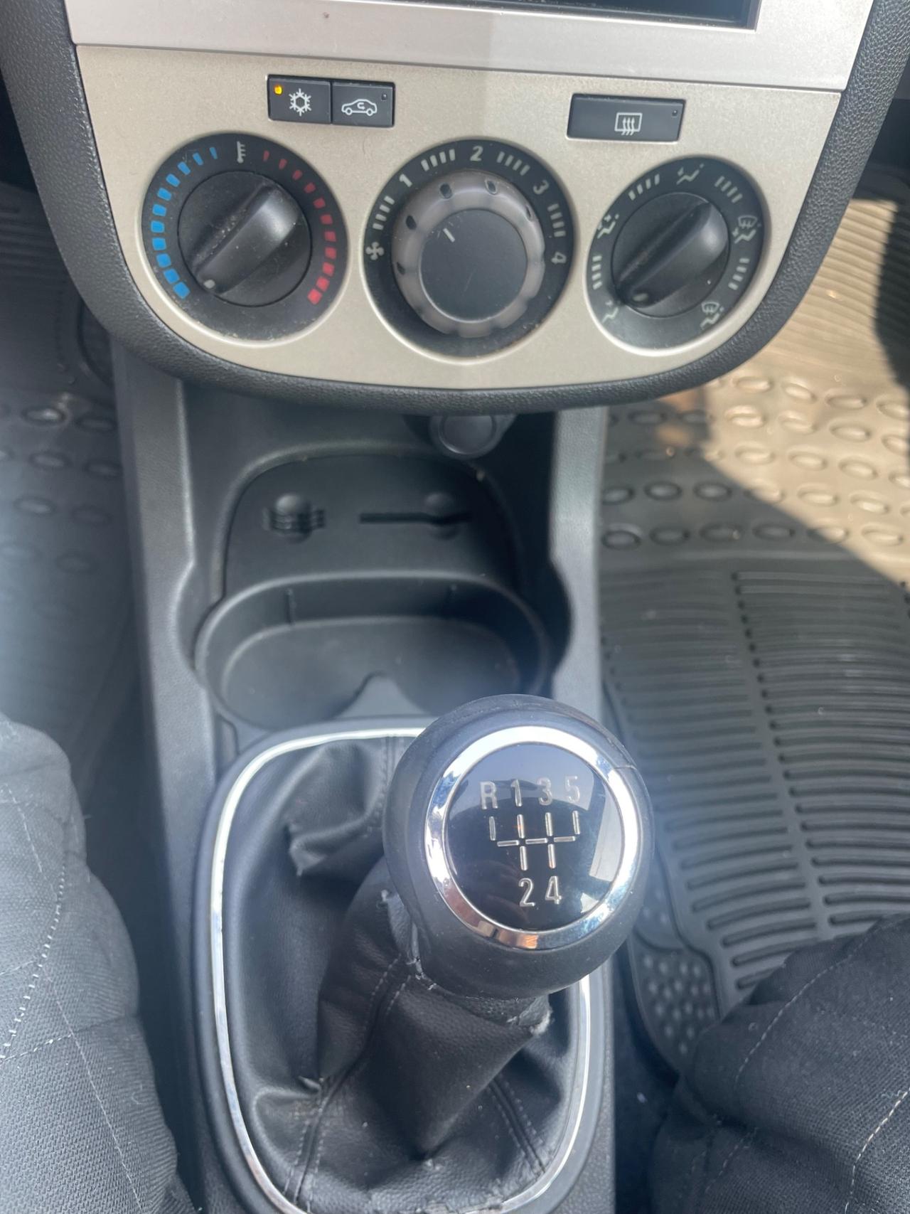 Opel Corsa 1.2 5 porte Cosmo