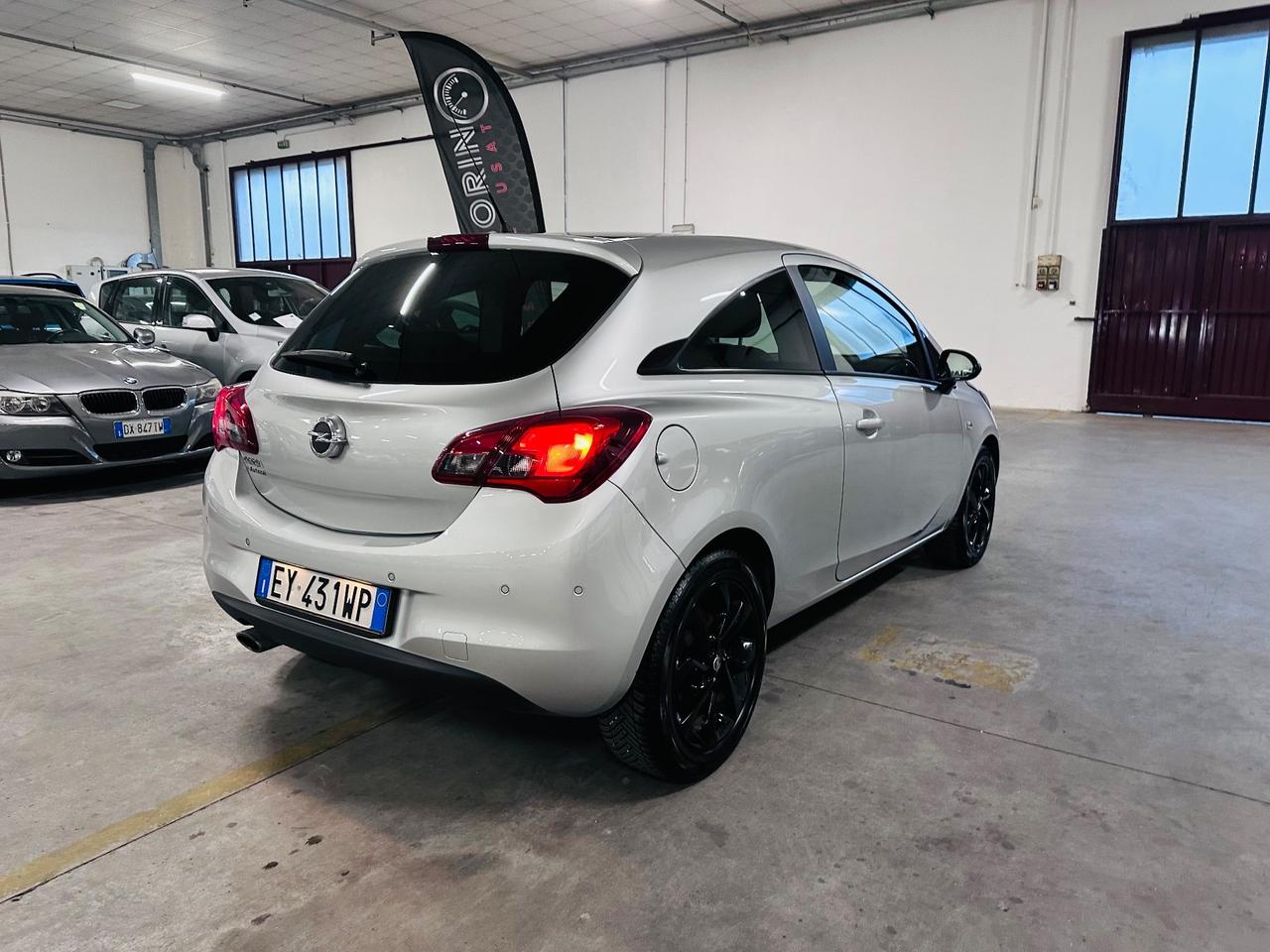 Opel Corsa 1.2 Coupé b-Color