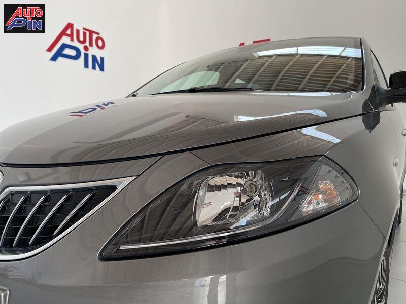 Lancia Ypsilon 1.0 FireFly 5 porte S&S Hybrid Platino