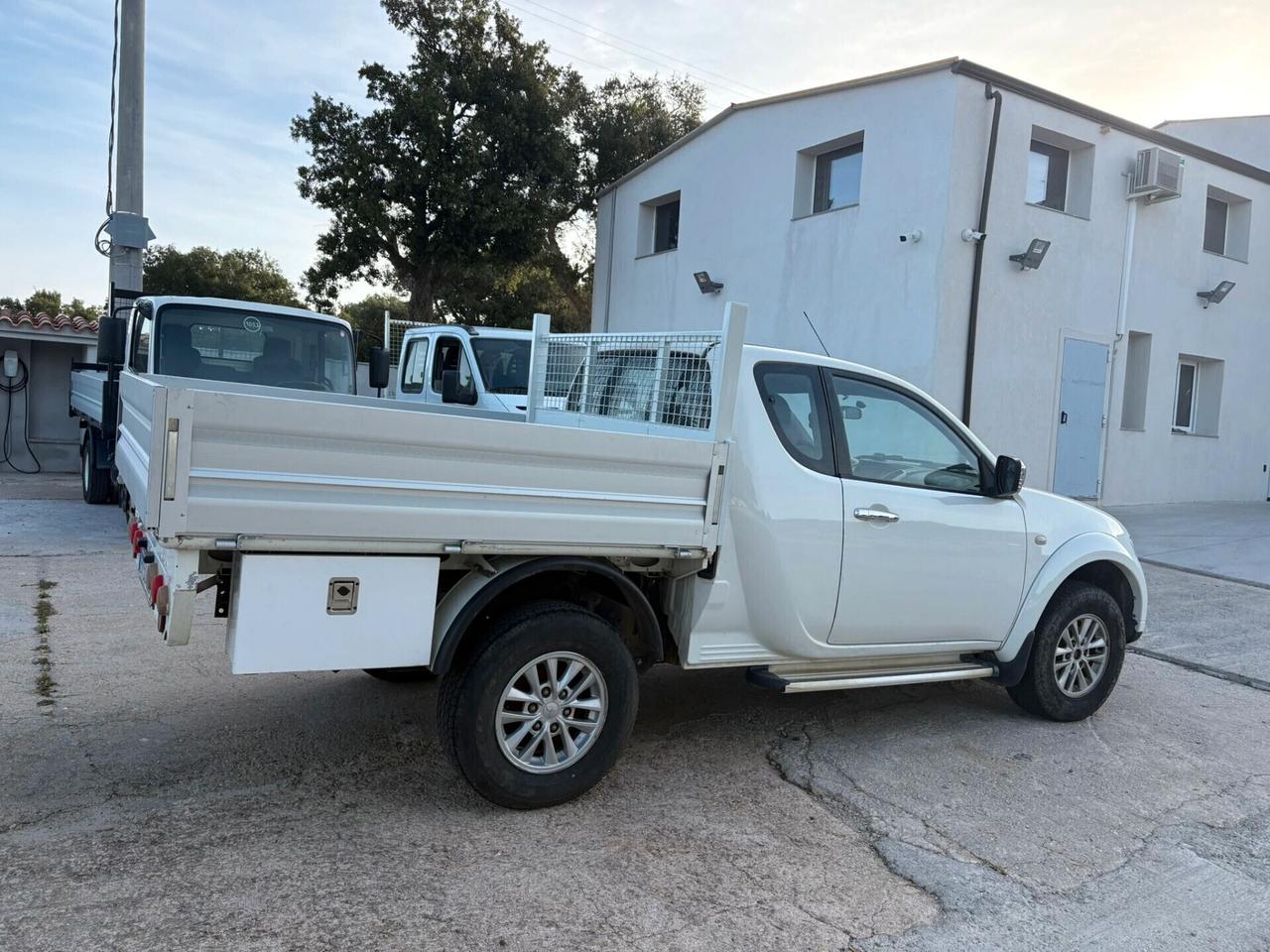 Mitsubishi L200 CLUB CAB 2.5 Did 178 cv