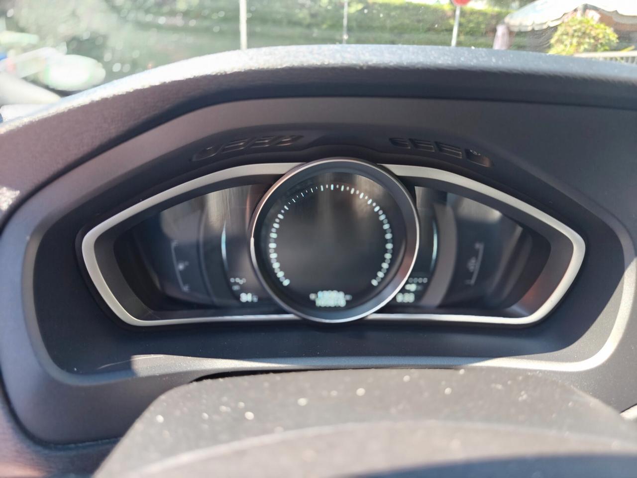 Volvo V40 D2