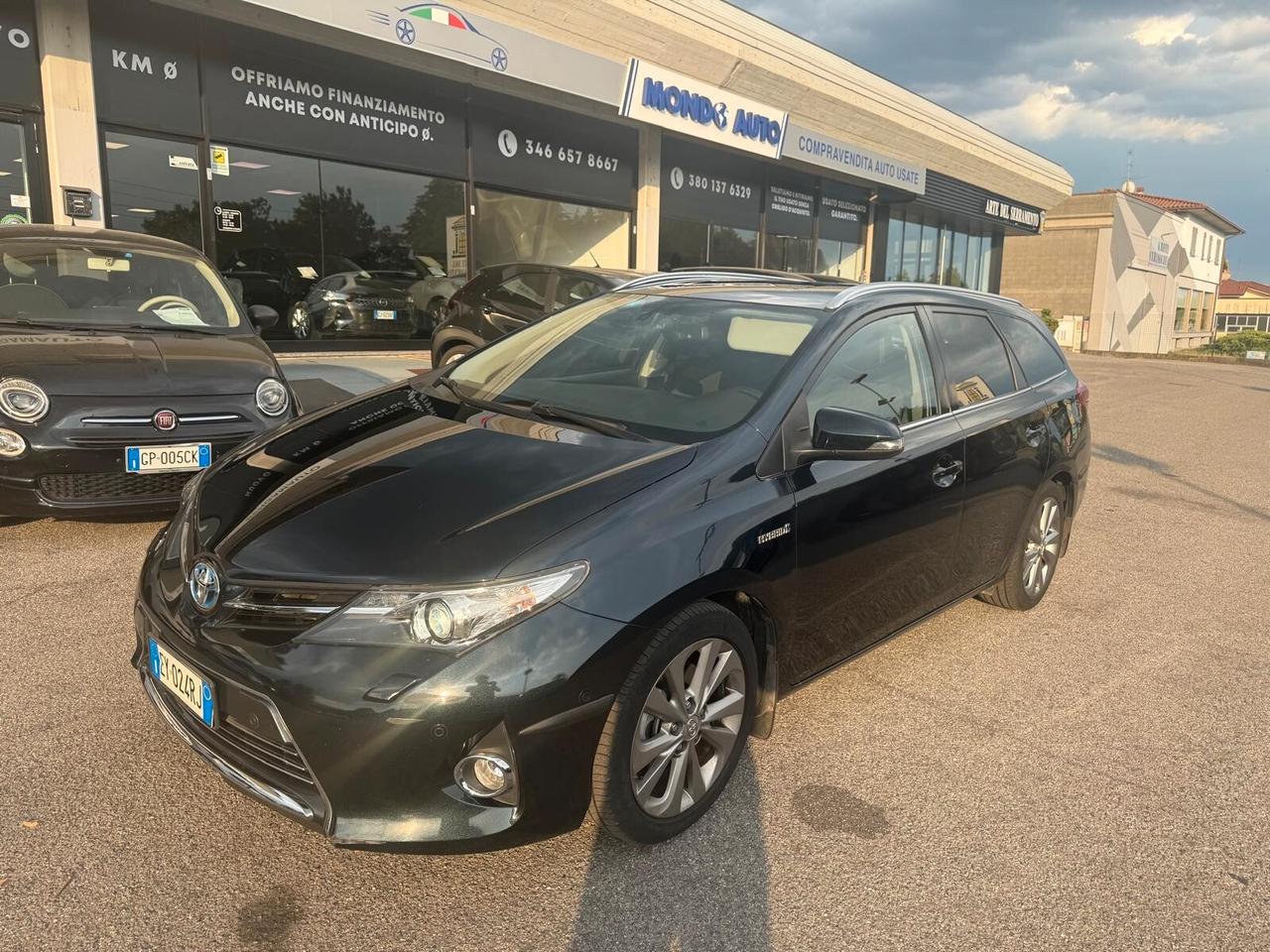 Toyota Auris Touring Sports 1.8 Hybrid Lounge