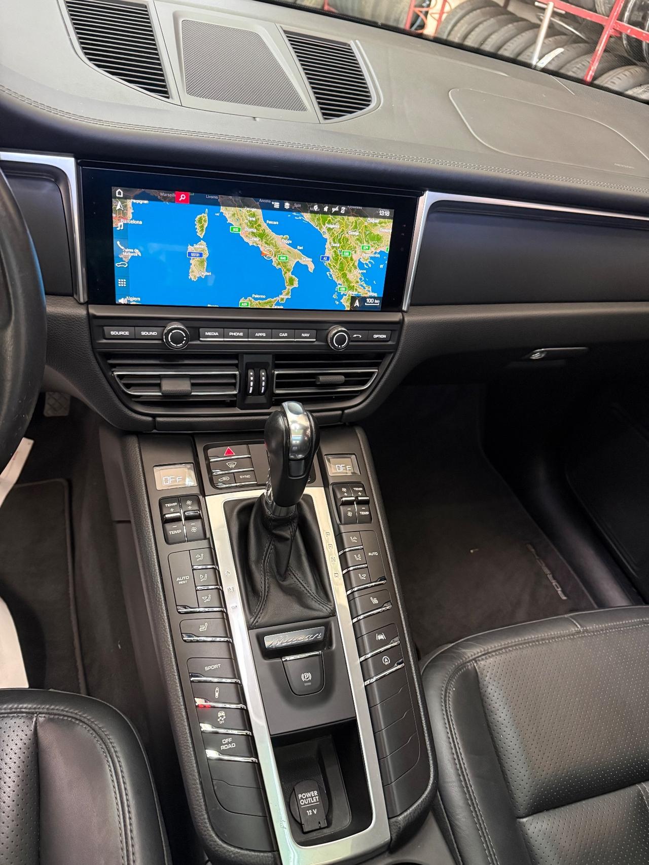 Porsche Macan 2.0 245 CV PASM TETTO 21