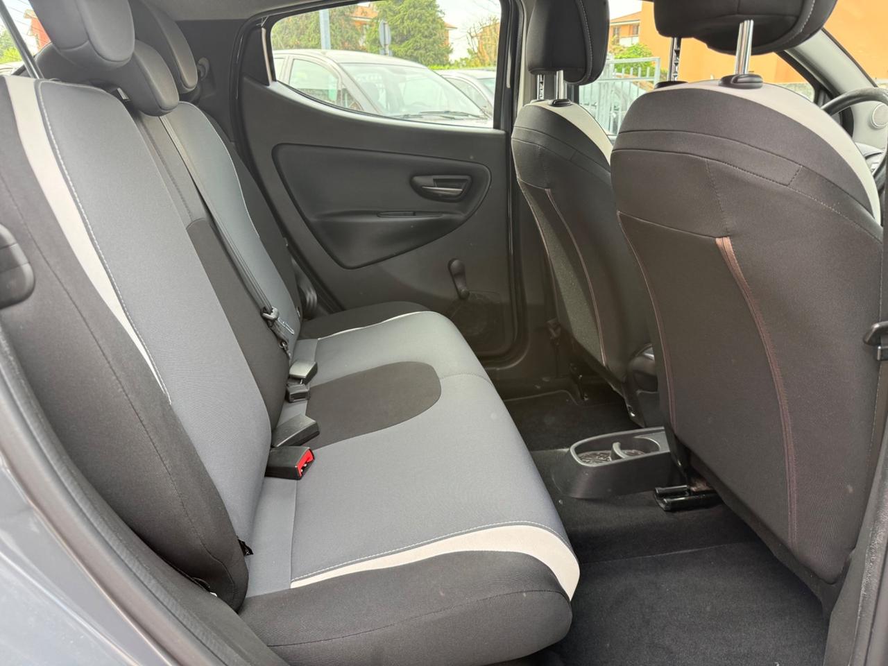 Lancia Ypsilon 1.2 69 CV 5 porte Elefantino