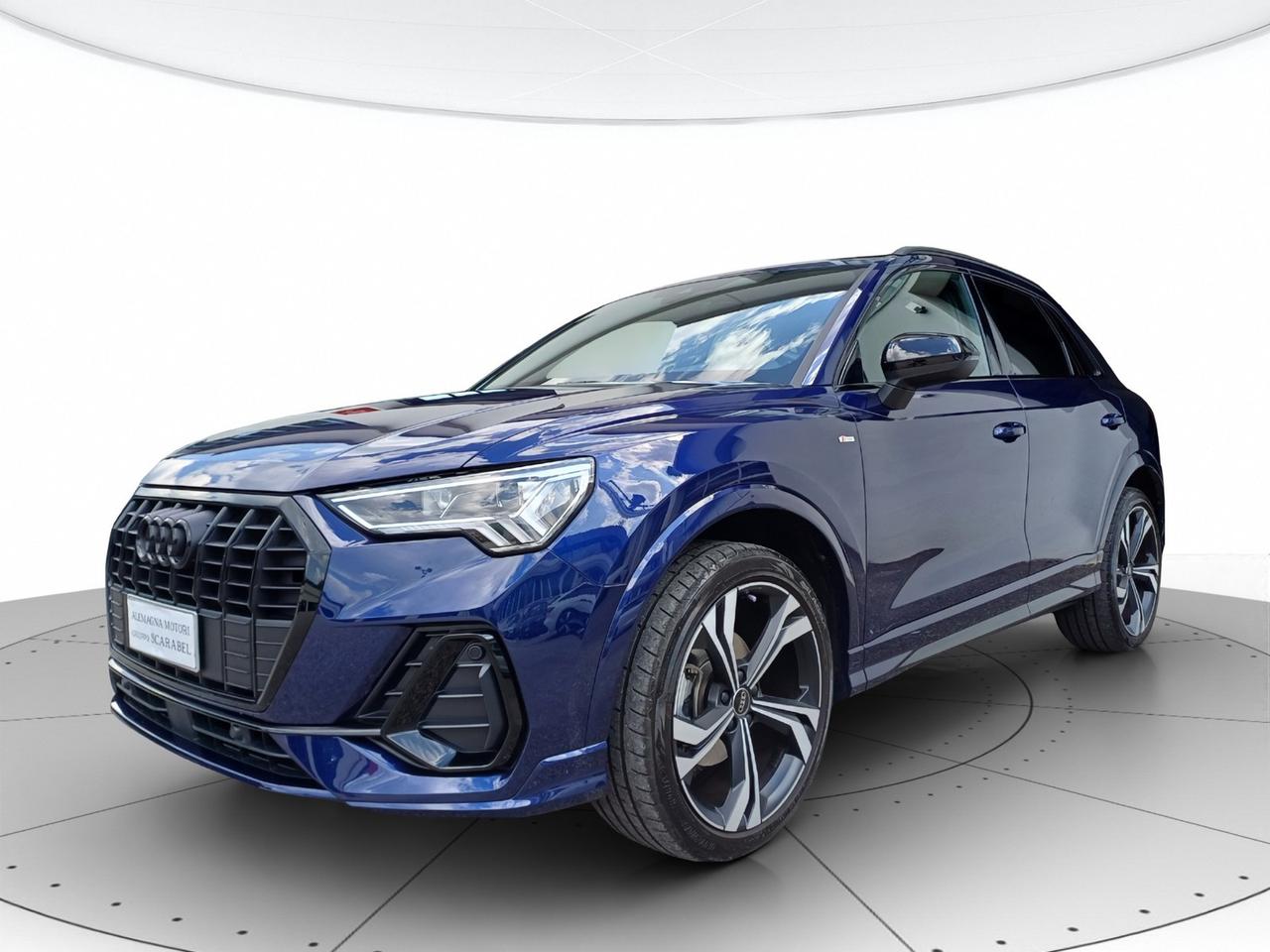 Audi Q3 35 2.0 tdi identity black s-tronic