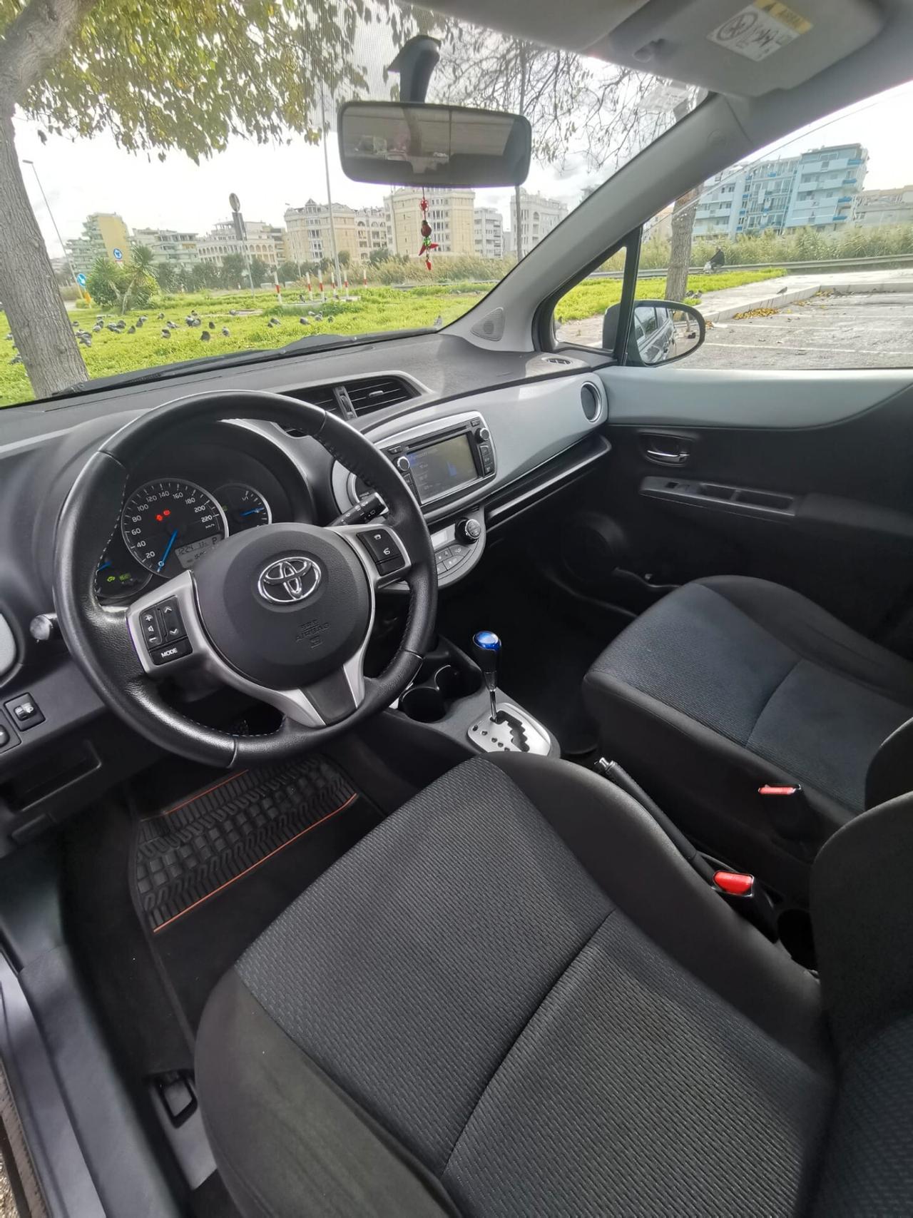 Toyota Yaris 1.5 Hybrid 5P. Lounge 2013