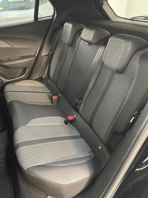 Peugeot 2008 PureTech 130 S&S EAT8 Allure