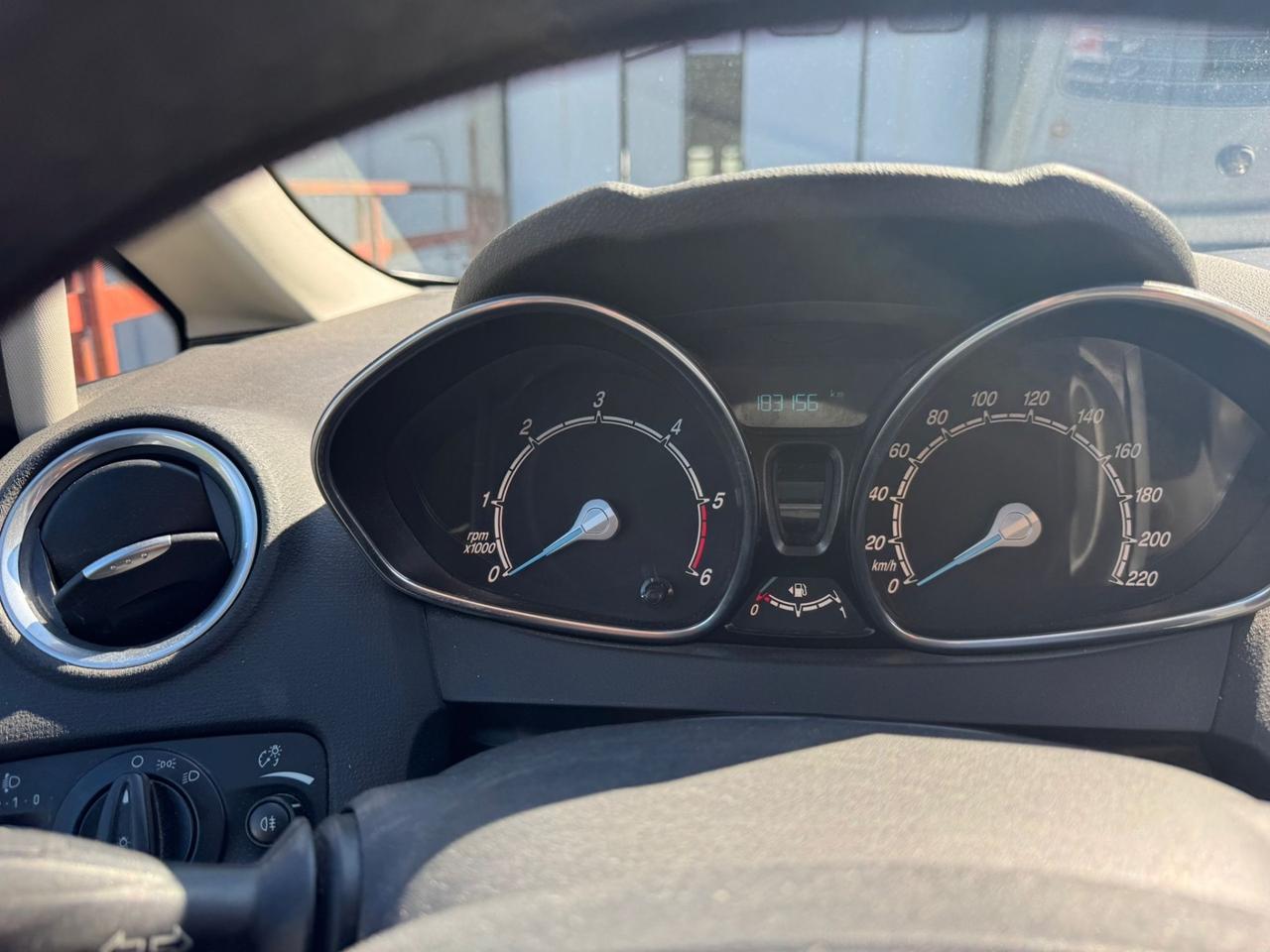 Ford Fiesta 1.5 TDCi 75CV 5 porte ok neopatentati