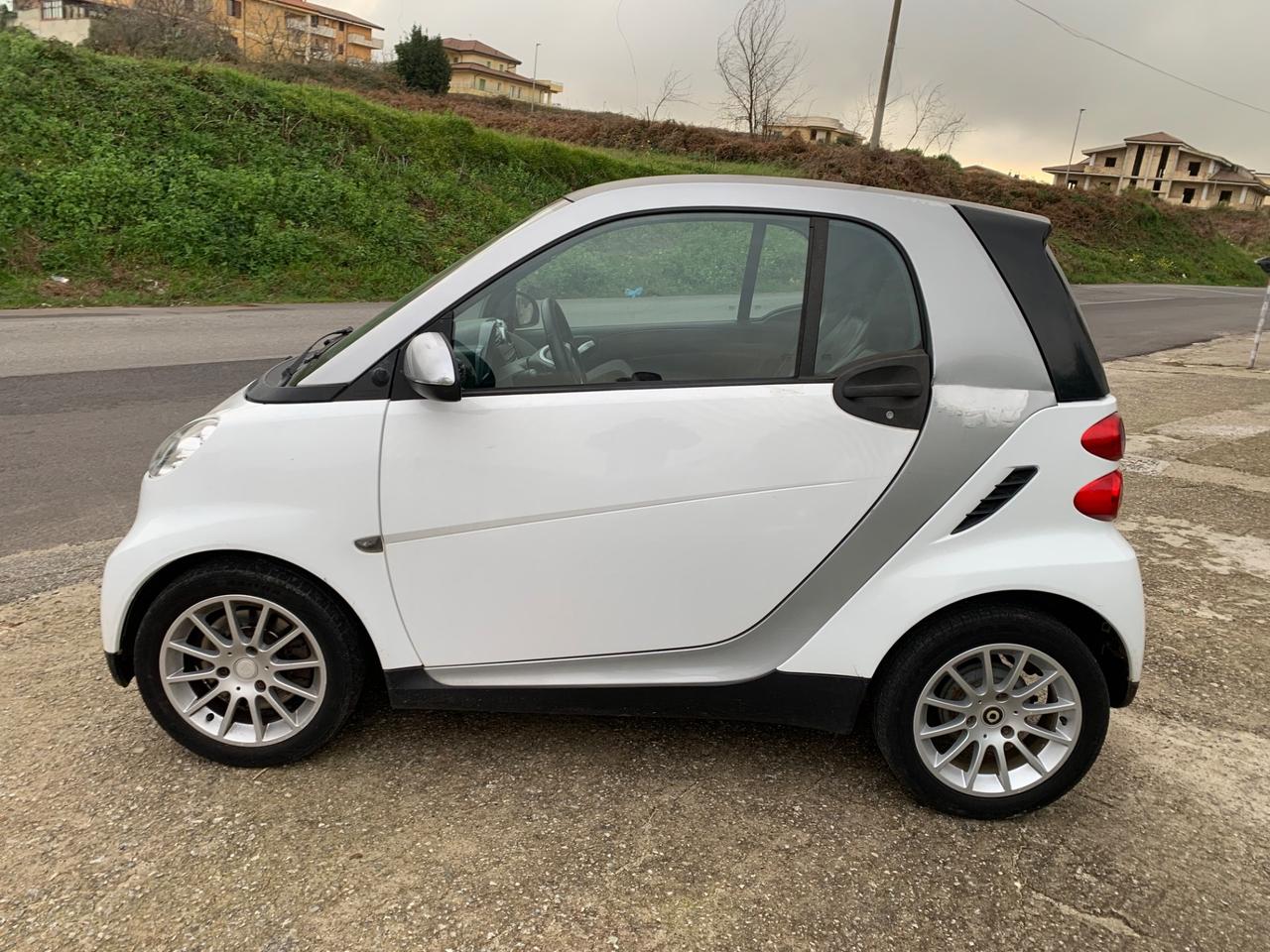 Smart ForTwo 1000 62 kW coupé passion