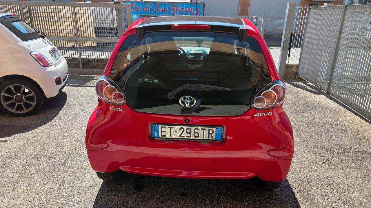 Toyota Aygo 1.0 12V VVT-i 5 porte Lounge Connect