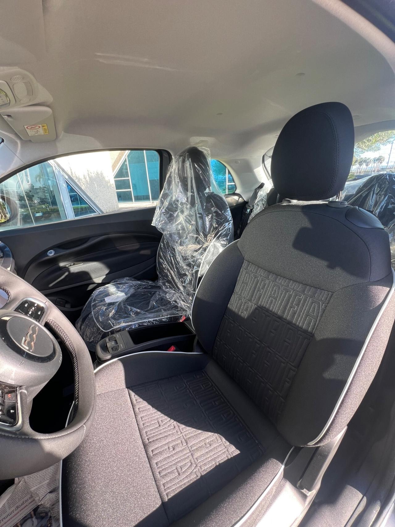 Fiat 500e Berlina 42 kWh La Prima possibilità noleggio no scoring