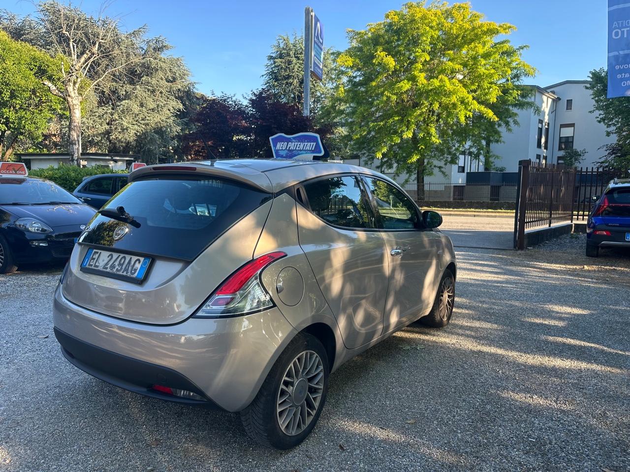 Lancia Ypsilon 1.2 69 CV 5 porte S&S Gold