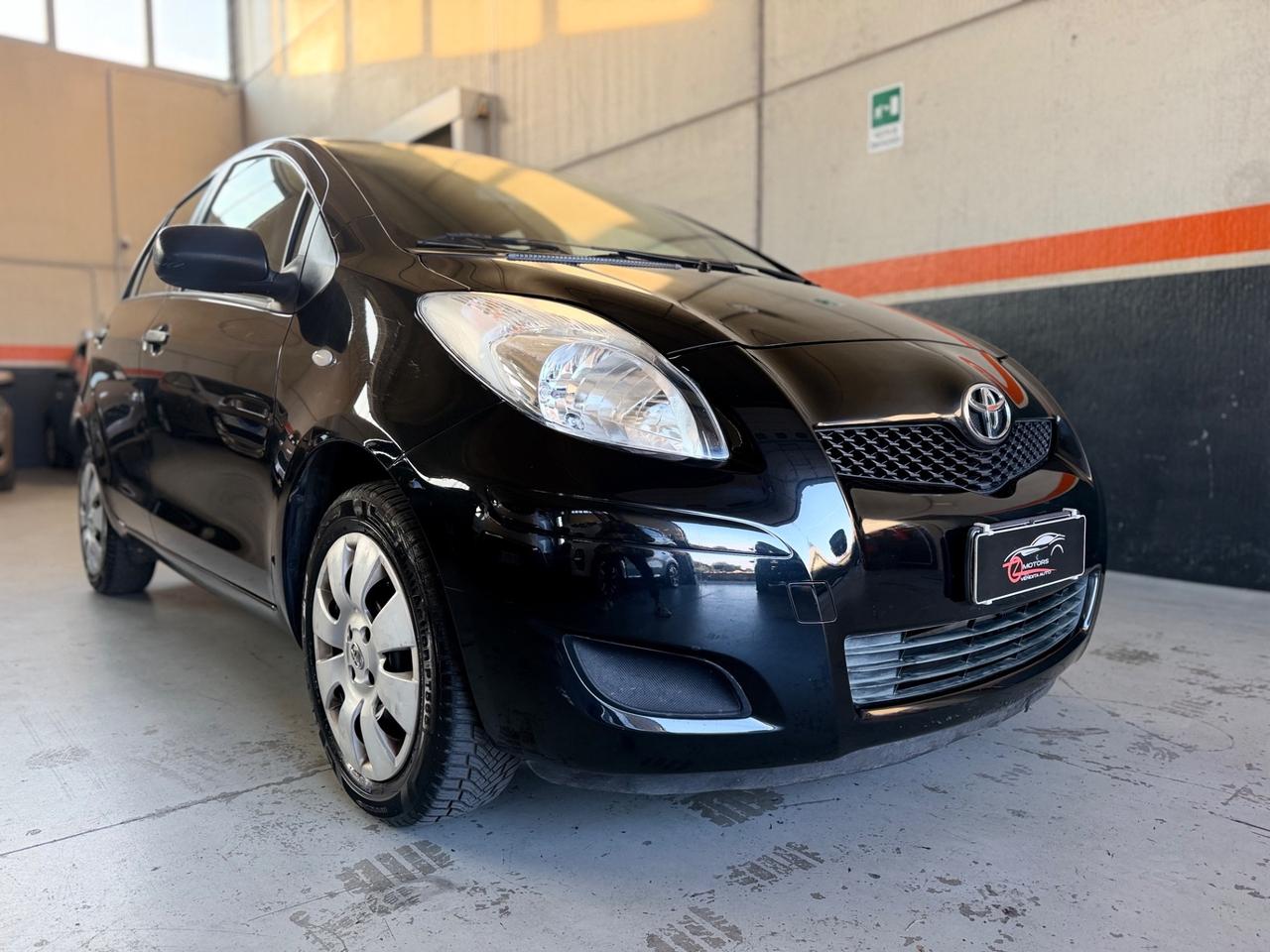 Toyota Yaris 1.0 5 porte Now NEOPATENTATI