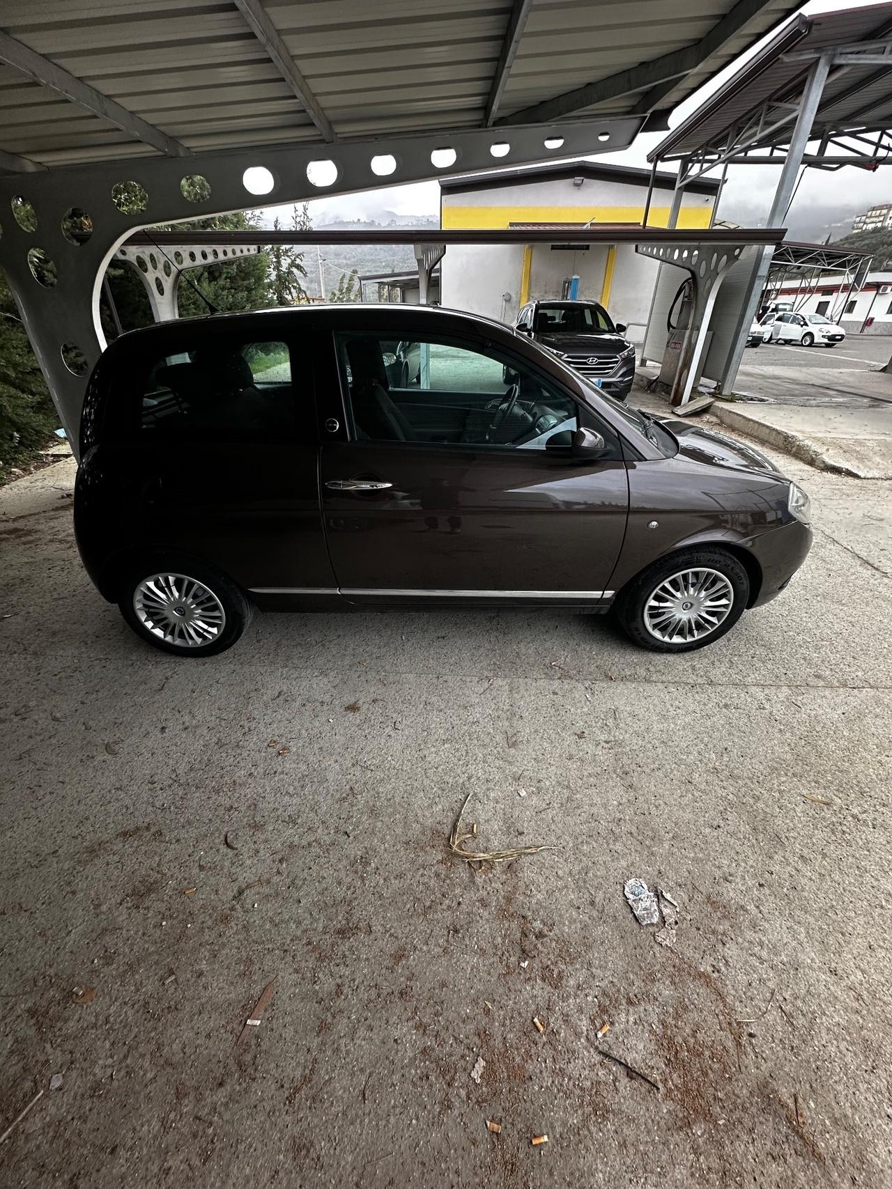 Lancia Ypsilon 1.4 Platino Ecochic GPL