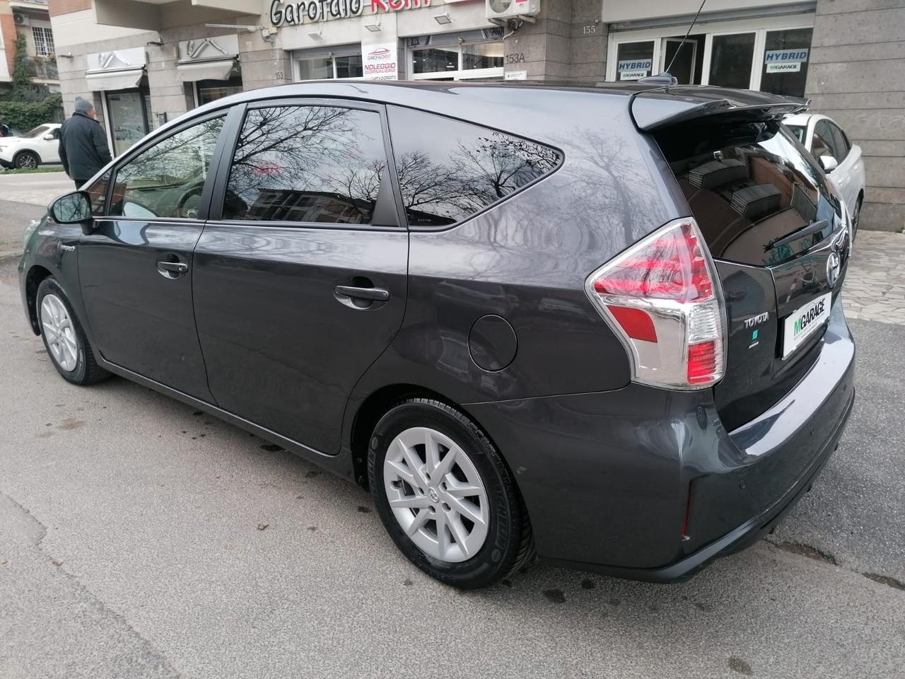 Toyota Prius + 1.8 Hybrid Lounge