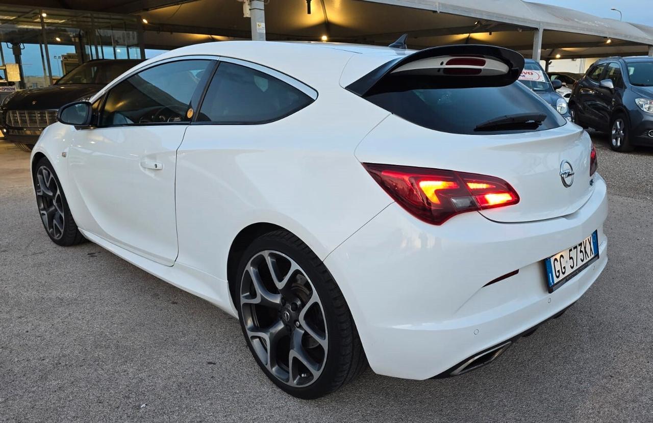 Opel Astra OPC 280CV - GTC 2.0 Turbo 280CV S&S 3p.