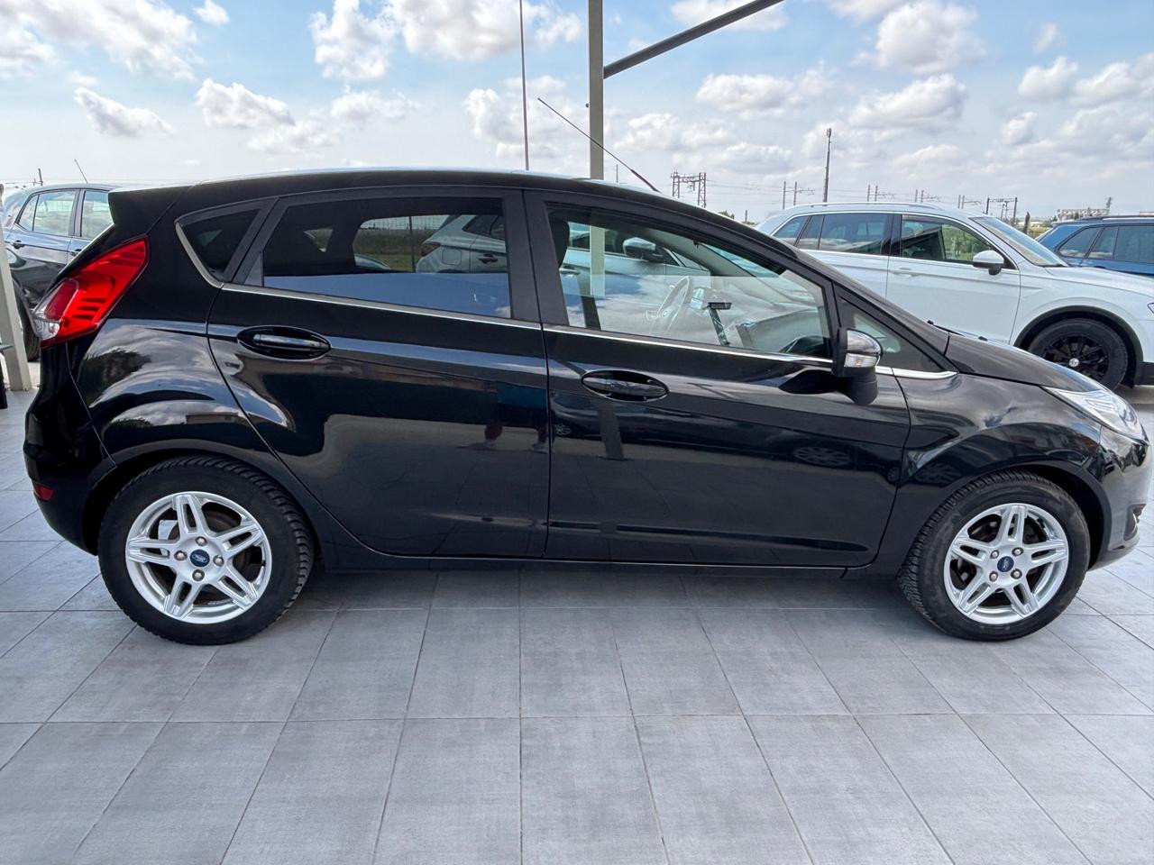Ford Fiesta 1.5 TDCi 75CV 5 porte Titanium