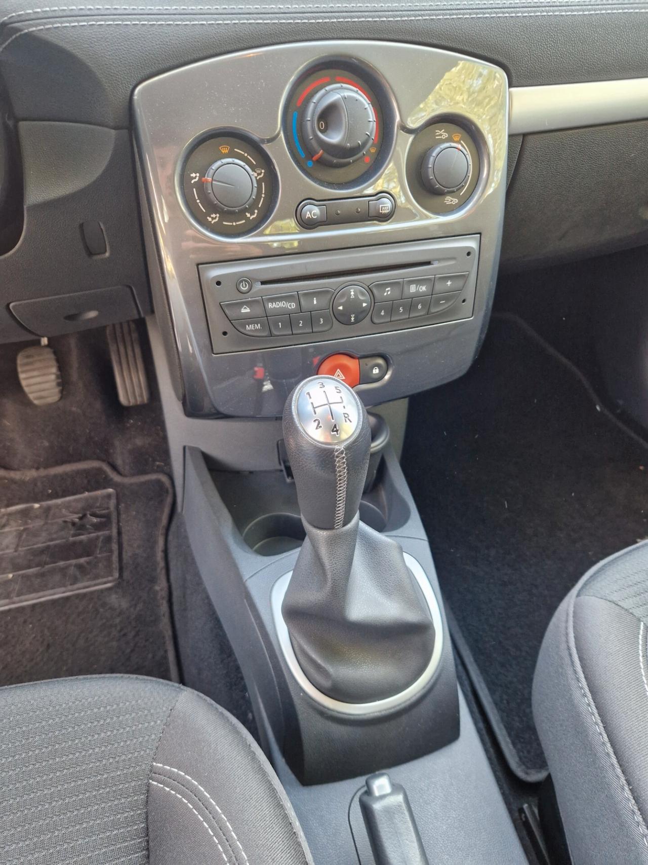 Renault Clio 1.2 Benz 75 cv - 2011
