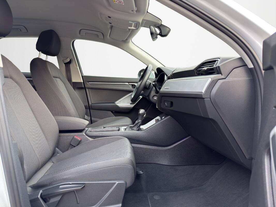 Audi Q3 2.0 150cv Business Advanced s-tronic TUA A 527 MENSILE