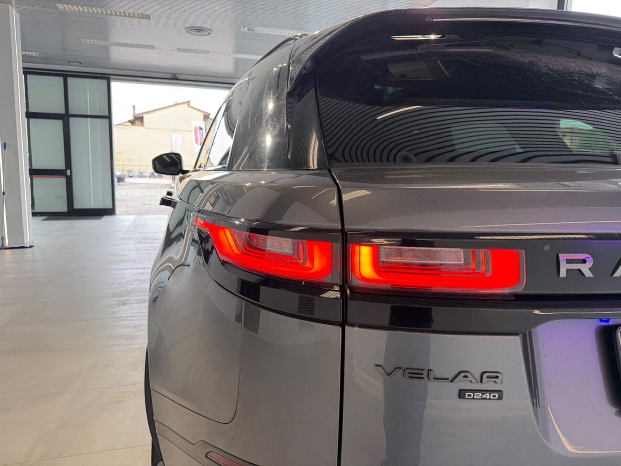 Range Rover Velar 2.0D I4 240 CV R-Dynamic HSE