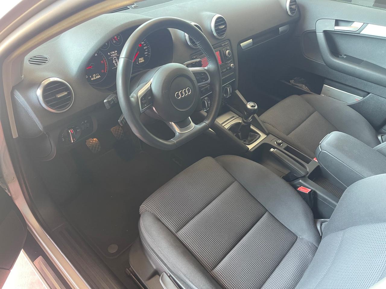 Audi A3 1.6 TDI 105 CV CR Attraction