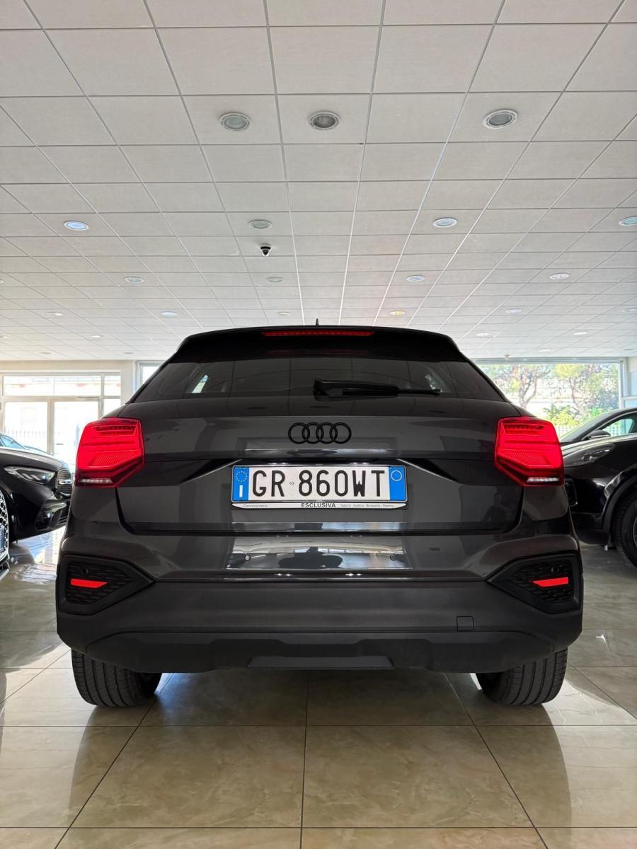 AUDI - Q2 - 30 TDI S tronic Identity Black