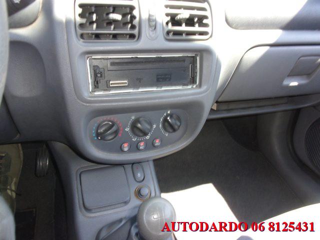 RENAULT Clio 1.1i cat 3 porte UP Aria