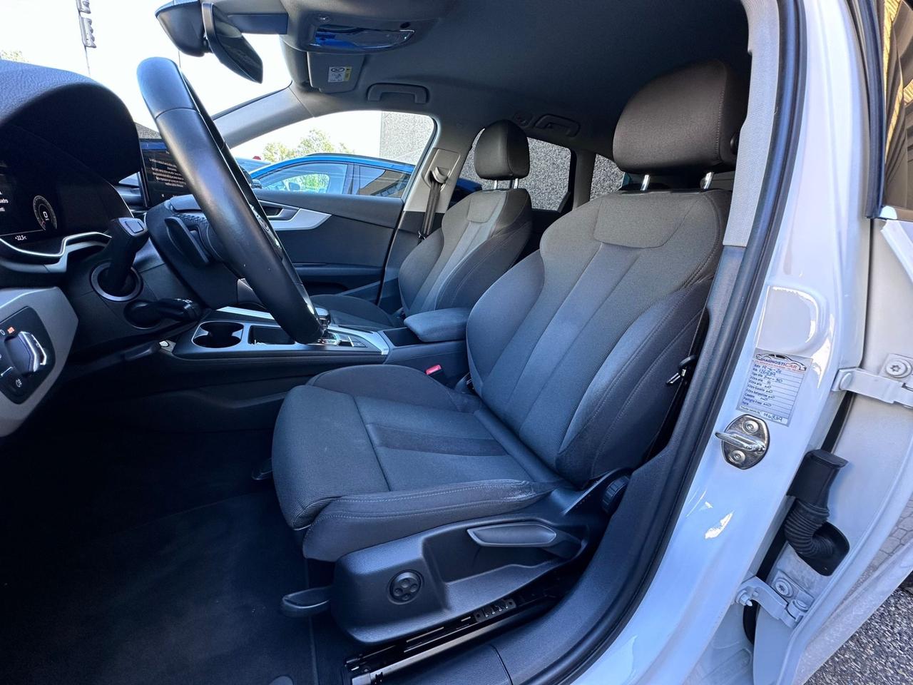 Audi A4 Avant 40 TDI S tronic S line edition V. COCKPIT